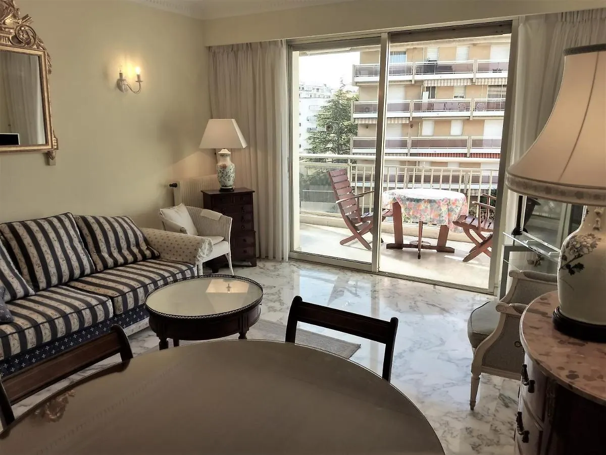 La Presqu'Ile T2 Palm Beach Moure Rouge Cannes 0*,  France