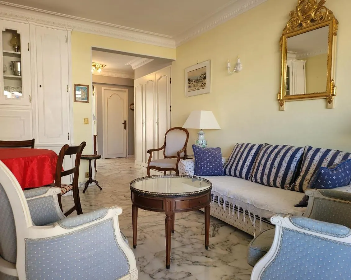 La Presqu'Ile T2 Palm Beach Moure Rouge Cannes France